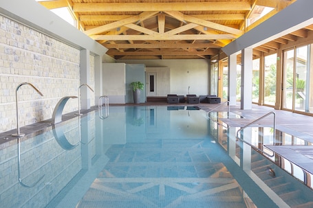 Piscine couverte. Hotel Lusitano