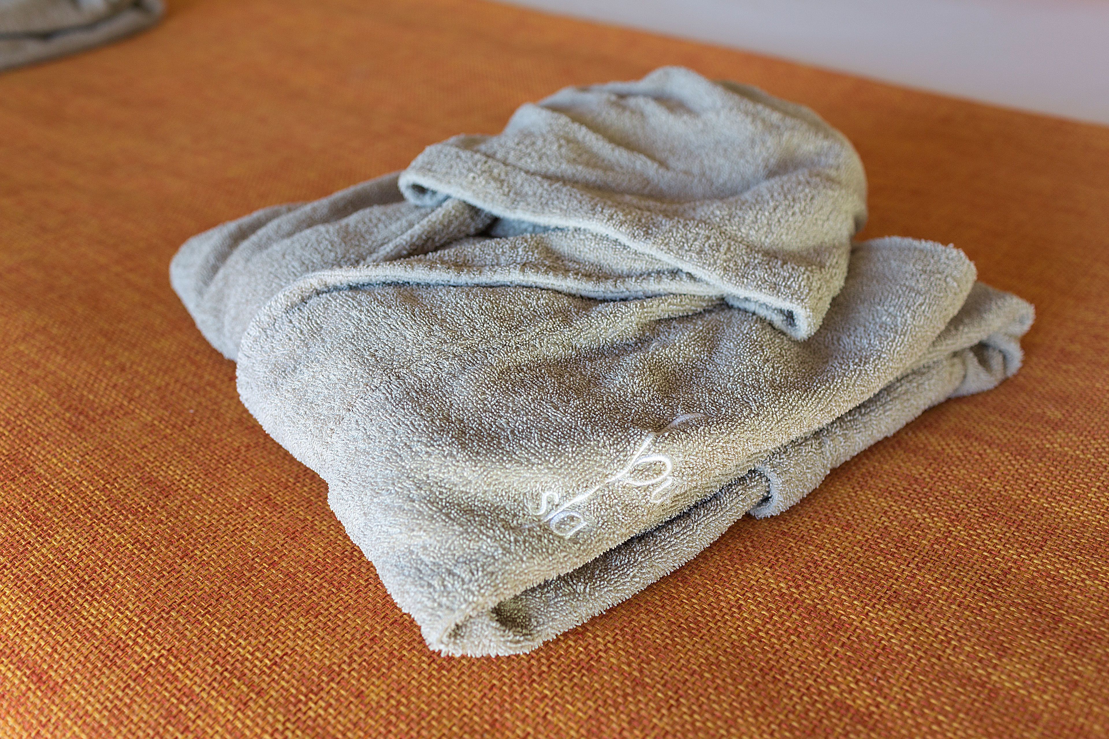 double room (prestige) | bathroom | free toiletries, hair dryer, bathrobes, slippers