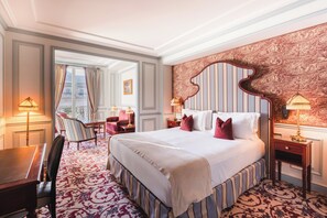 Junior Suite, 1 King Bed (Opera View)