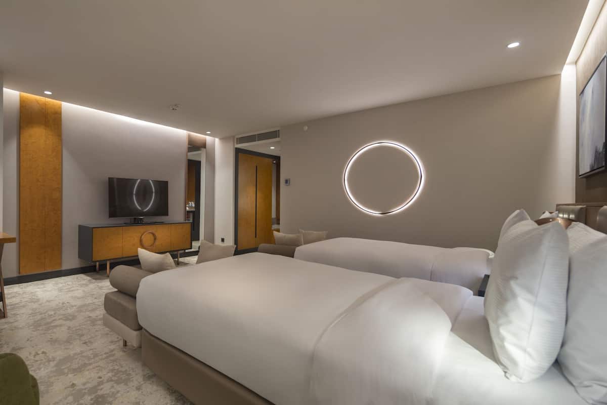 Premium bedding, minibar, in-room safe, desk