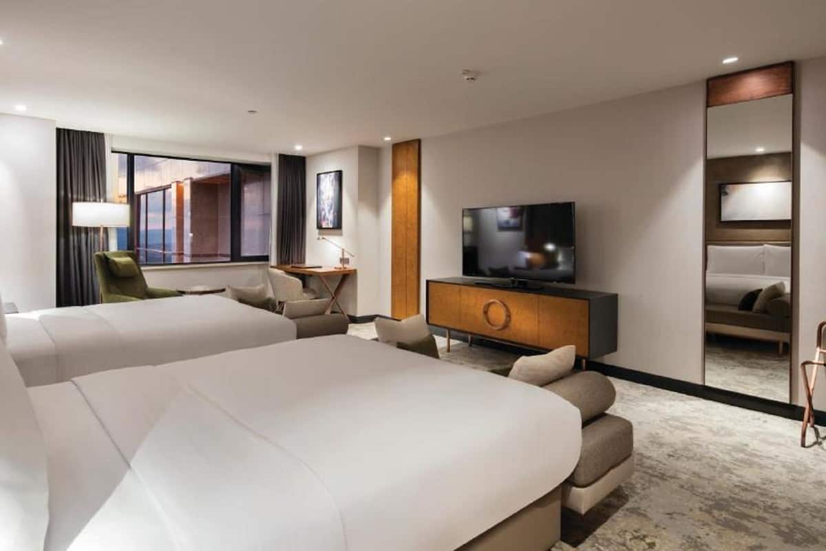 Premium bedding, minibar, in-room safe, desk