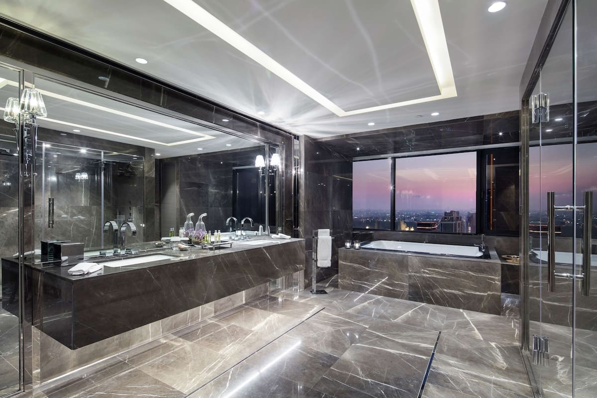 Presidential Suite, 1 King Bed | Bathroom | Designer toiletries, hair dryer, bathrobes, slippers