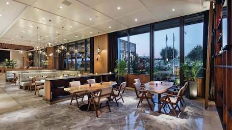 Ristorante. Hilton Istanbul Maslak
