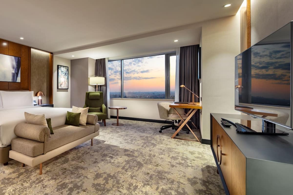 Premium bedding, minibar, in-room safe, desk