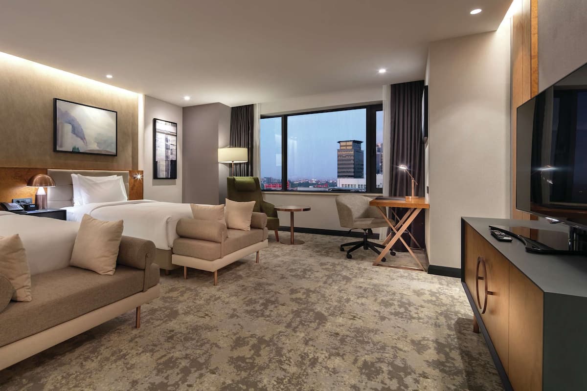 Premium bedding, minibar, in-room safe, desk