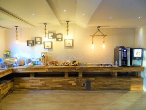 Daily buffet breakfast for a fee - Euro Hôtel Paris Créteil (Creteil)