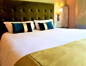 1 slaapkamer, luxe beddengoed, individueel gemeubileerd, een bureau