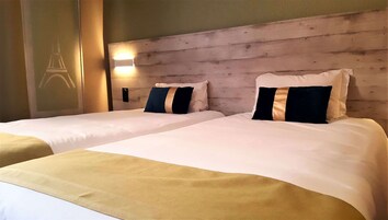 家庭房 | 高档床上用品、特色家居、办公桌、笔记本电脑工作区