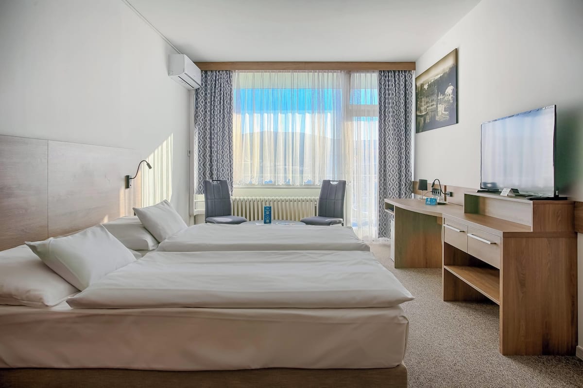 Standard Room (Grand wing) | 저자극성 침구, 미니바, 객실 내 금고, 책상