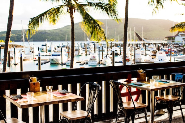 Breakfast, lunch and dinner served - Palm Bungalows (Whitsundays)