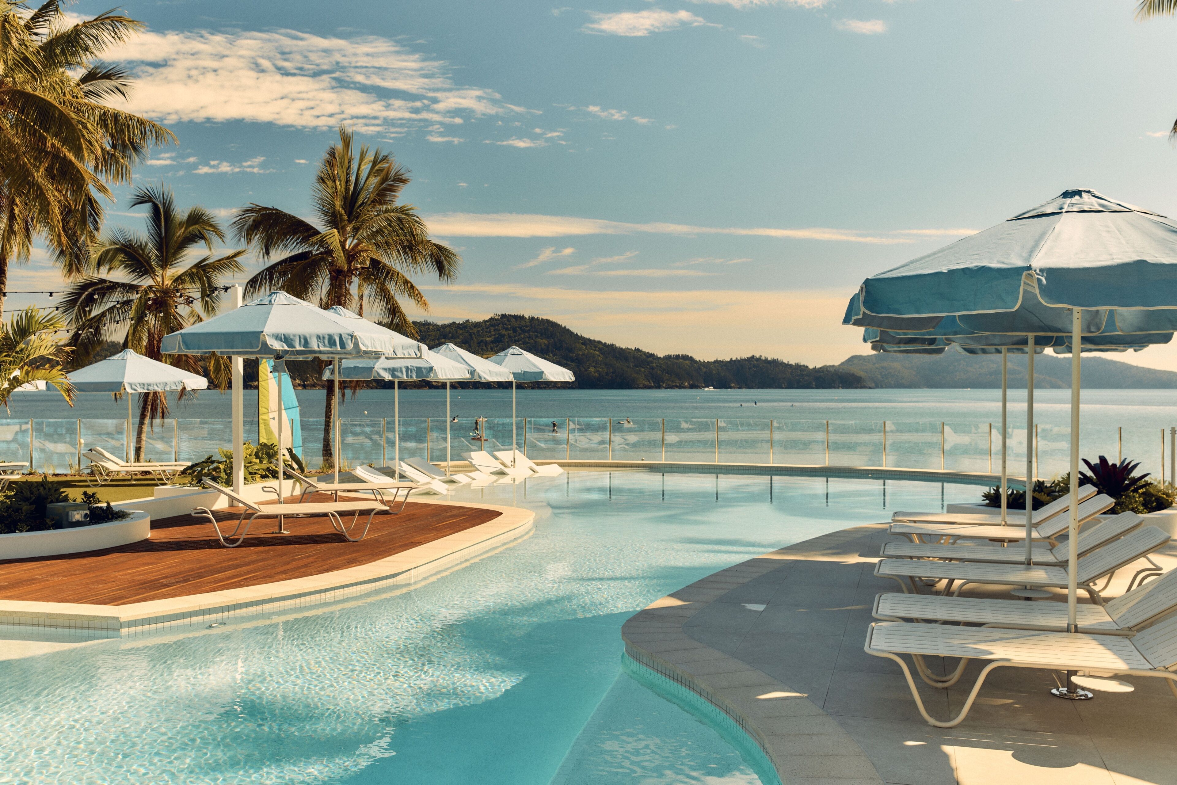 4 outdoor pools, pool umbrellas, sun loungers
