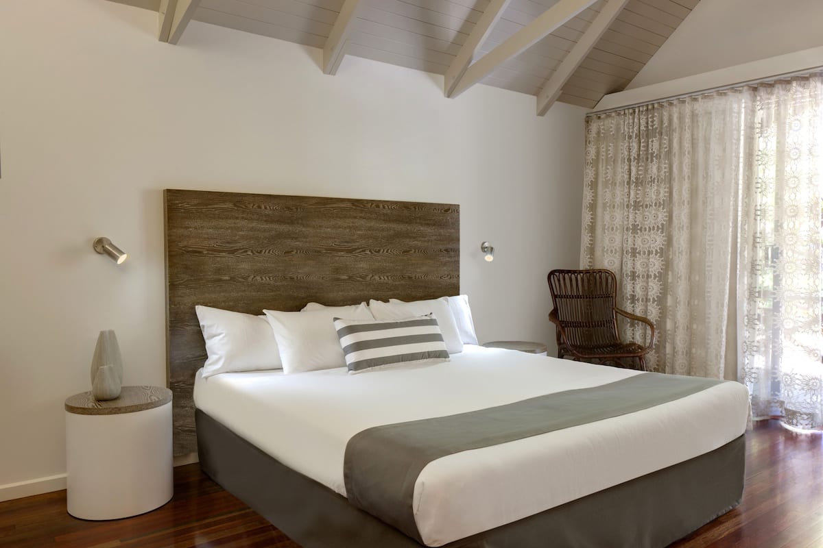 Cabana | Frigobar, cofres nos quartos, cortinas blackout