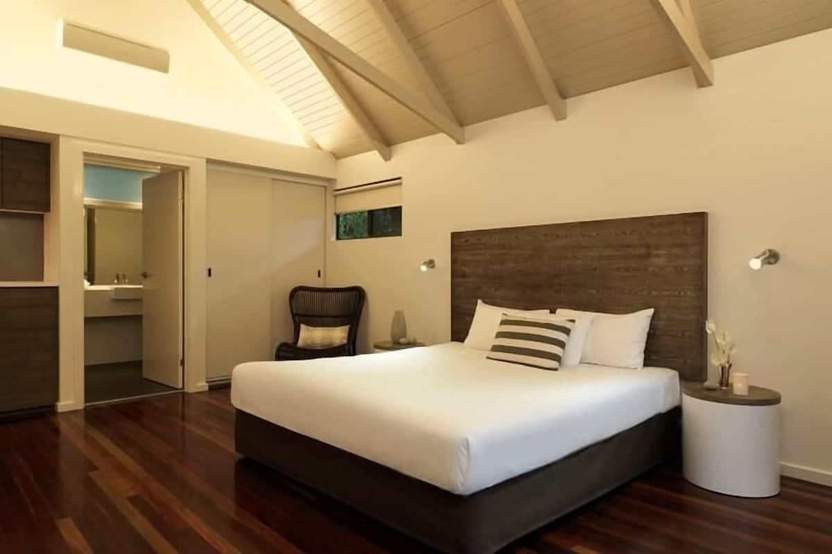Minibar, in-room safe, blackout curtains, iron/ironing board