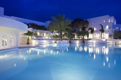 Thalassa Seaside Resort & Suites