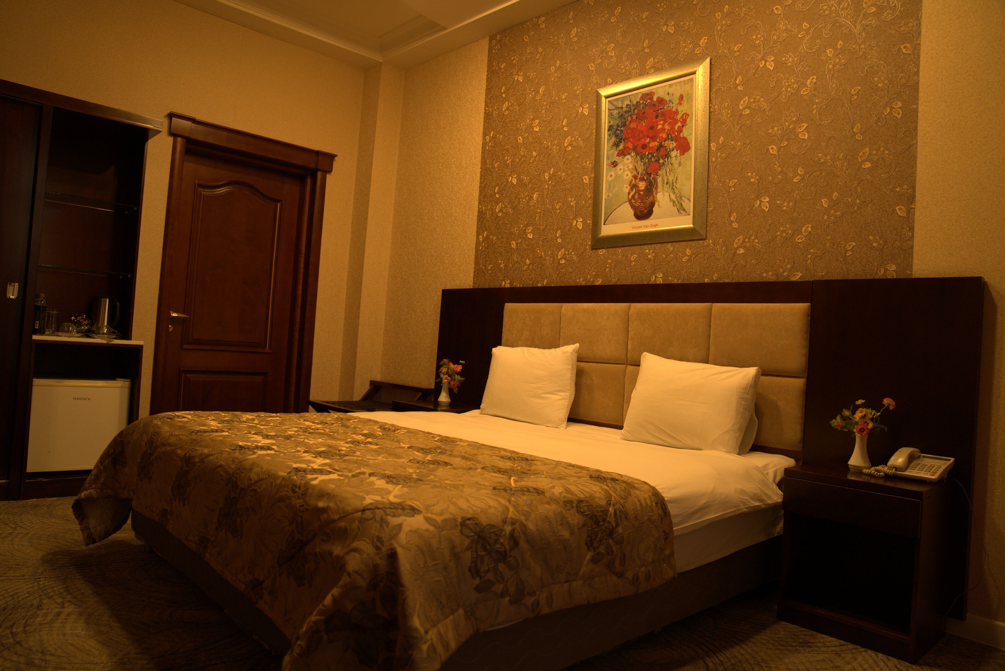standard double room | 1 bedroom, premium bedding, memory-foam beds, minibar