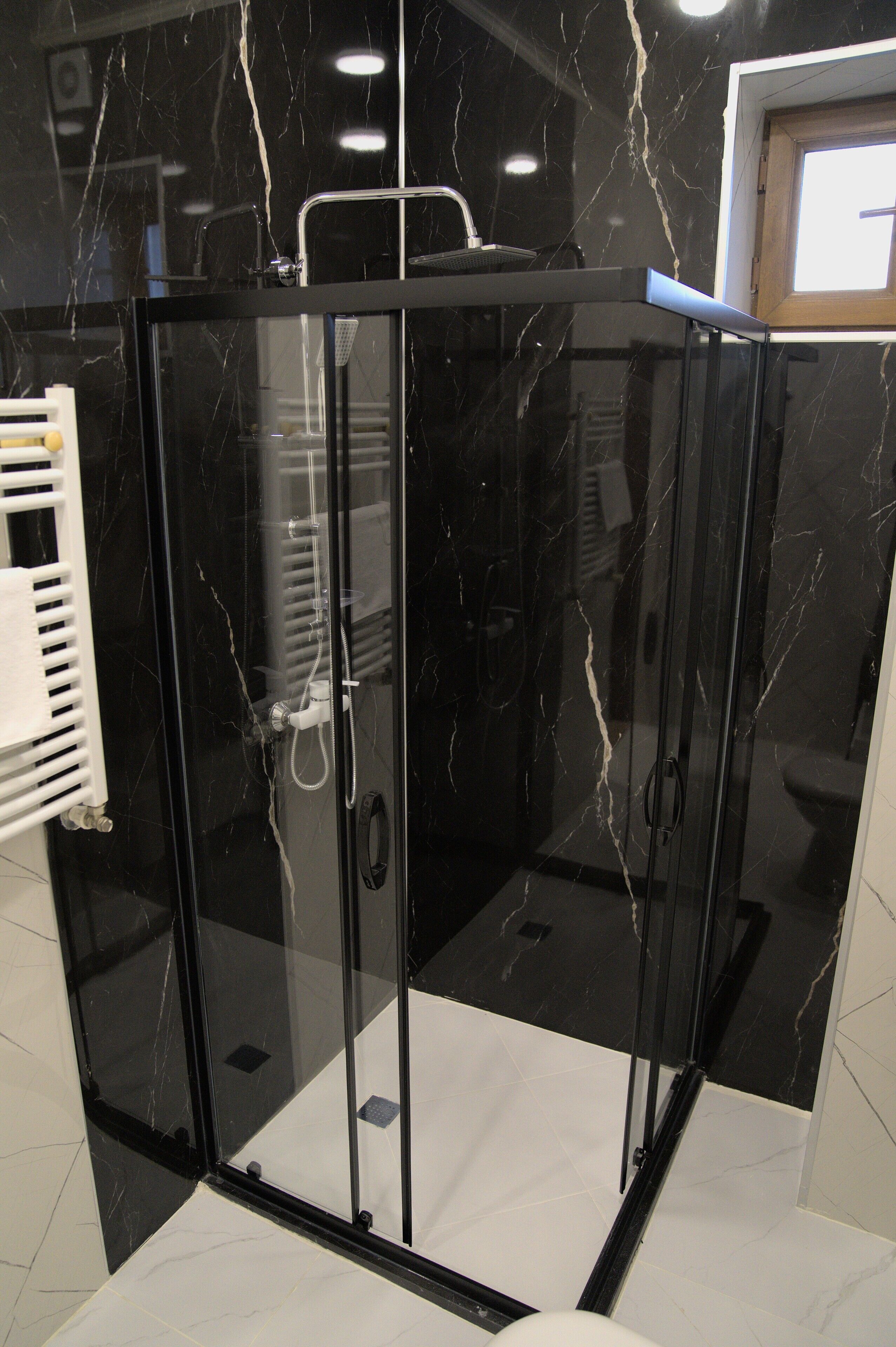 1 bedroom, premium bedding, memory-foam beds, minibar