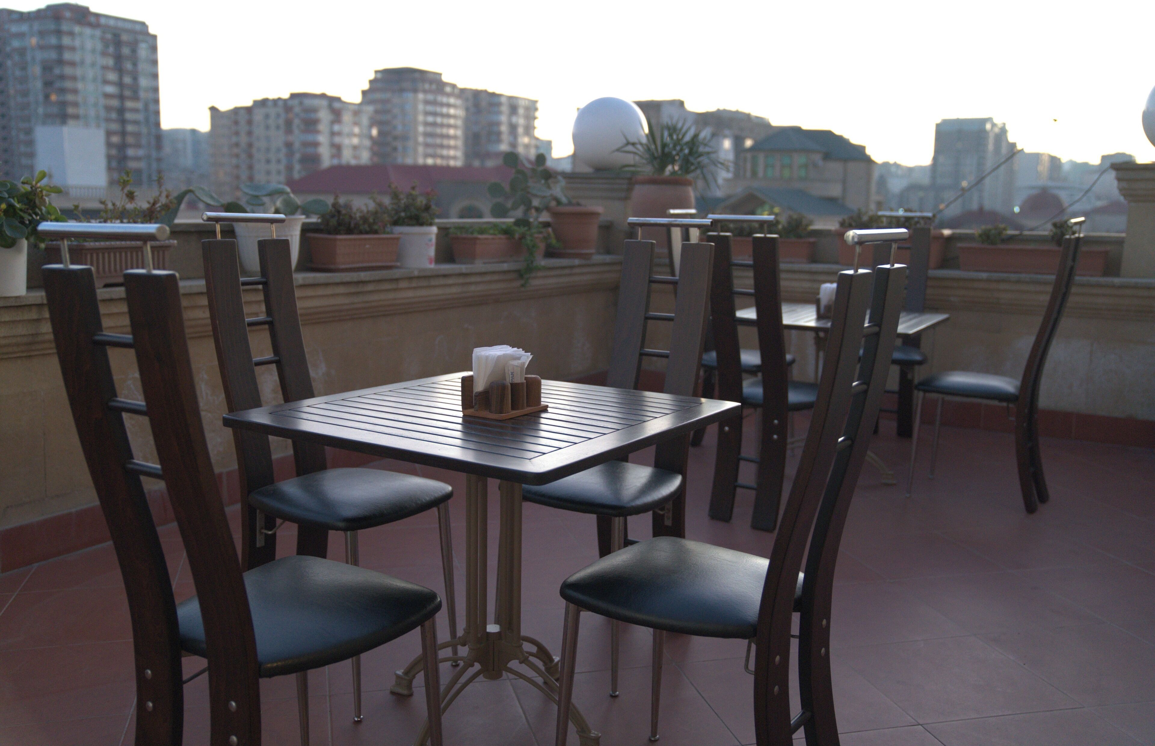 breakfast, lunch and dinner served