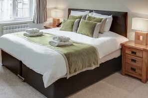 Superior Twin Suite | Premium bedding, in-room safe, individually decorated, desk - Stocks Hotel (Sark)