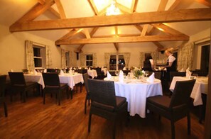 2 restaurants; breakfast, lunch, and dinner served - Stocks Hotel (Sark)