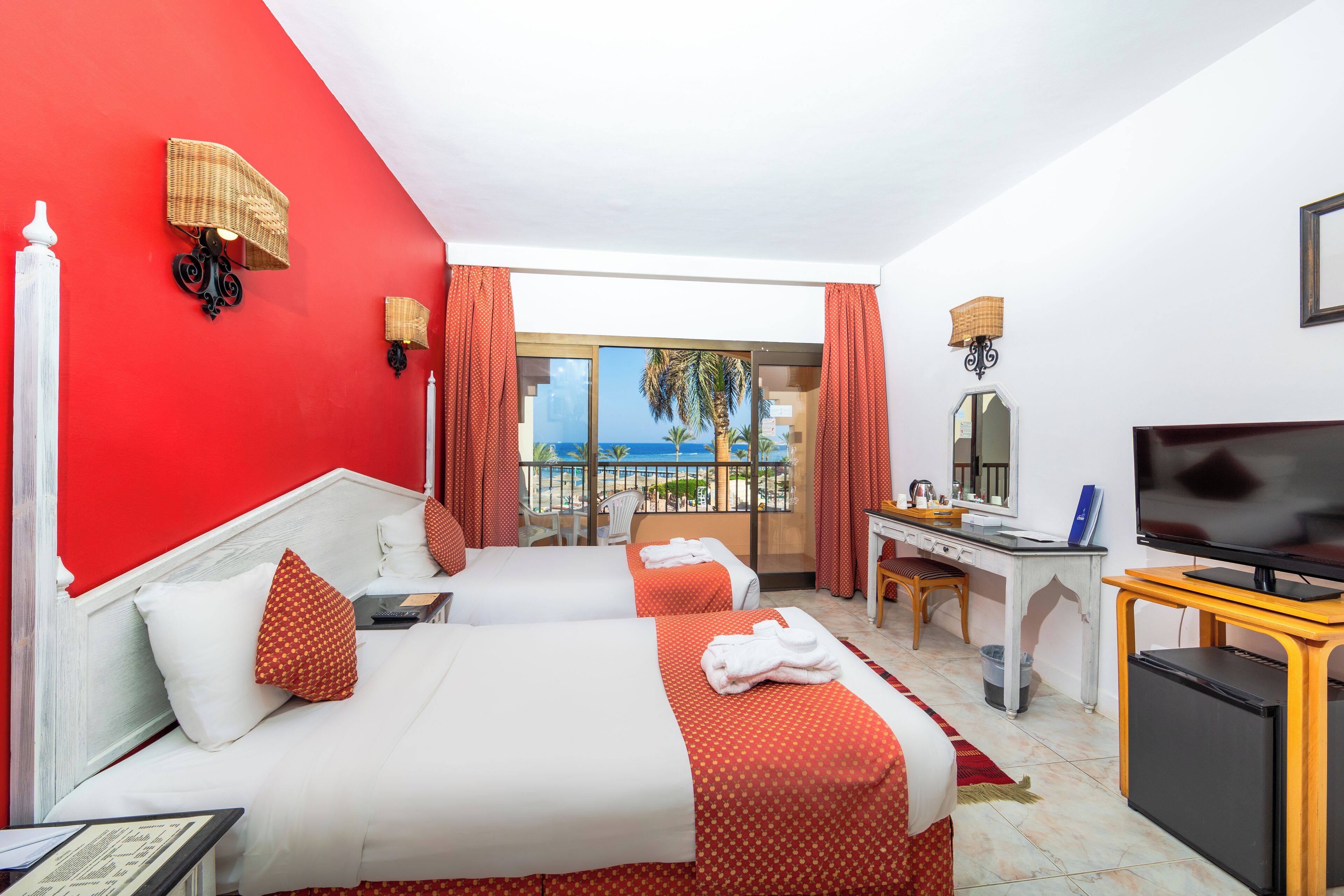 Minibar, una cassaforte in camera, una scrivania, tende oscuranti