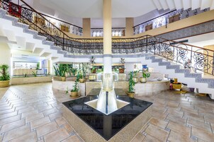 3 bares, bar junto a la piscina, bar en la playa