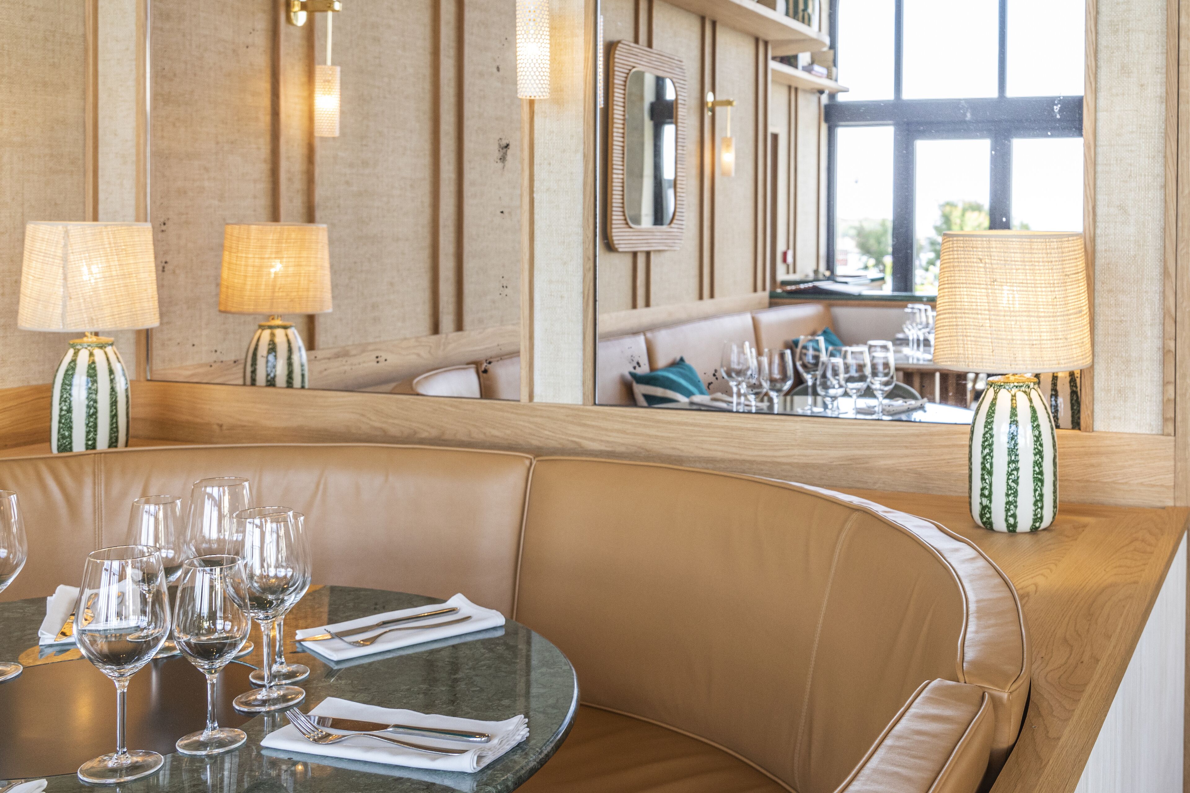 breakfast, lunch, dinner served; sea views