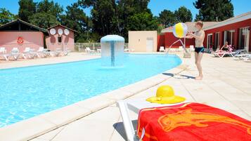 Piscina interna, piscina externa sazonal, espreguiçadeiras