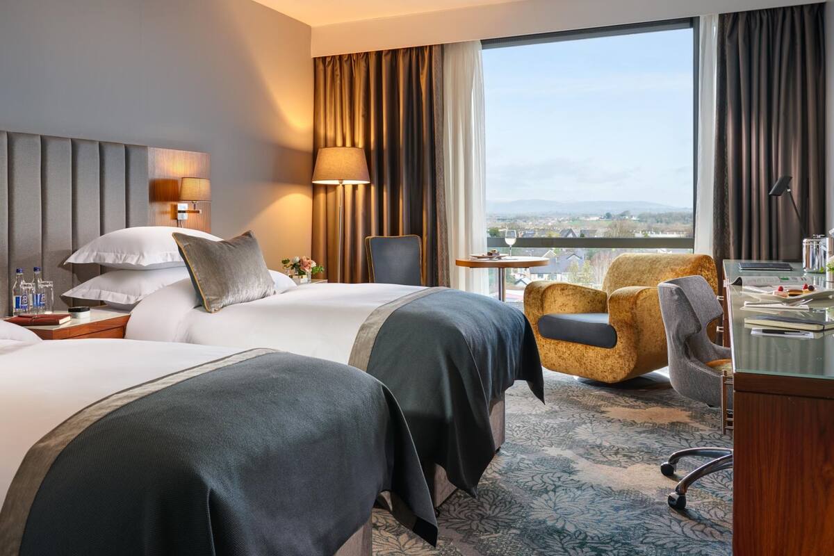 hypo-allergenic bedding, in-room safe, desk, blackout curtains