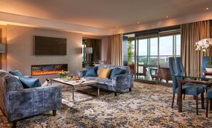 Suite presidencial, 1 habitación, vista al río | Vista al agua