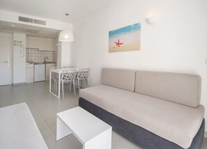 TV - Sol Post Apartments (Sant Josep de sa Talaia)