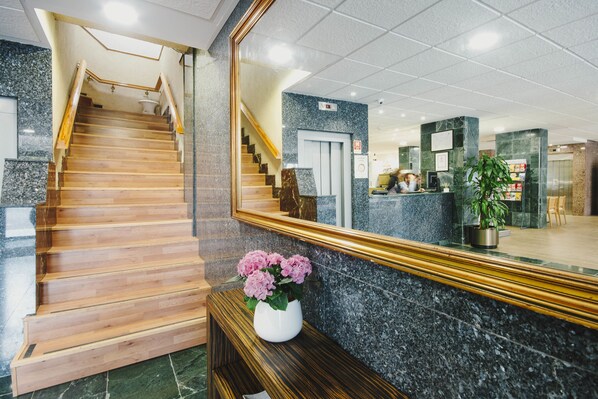 Reception - Hotel Embajador (Almeria)