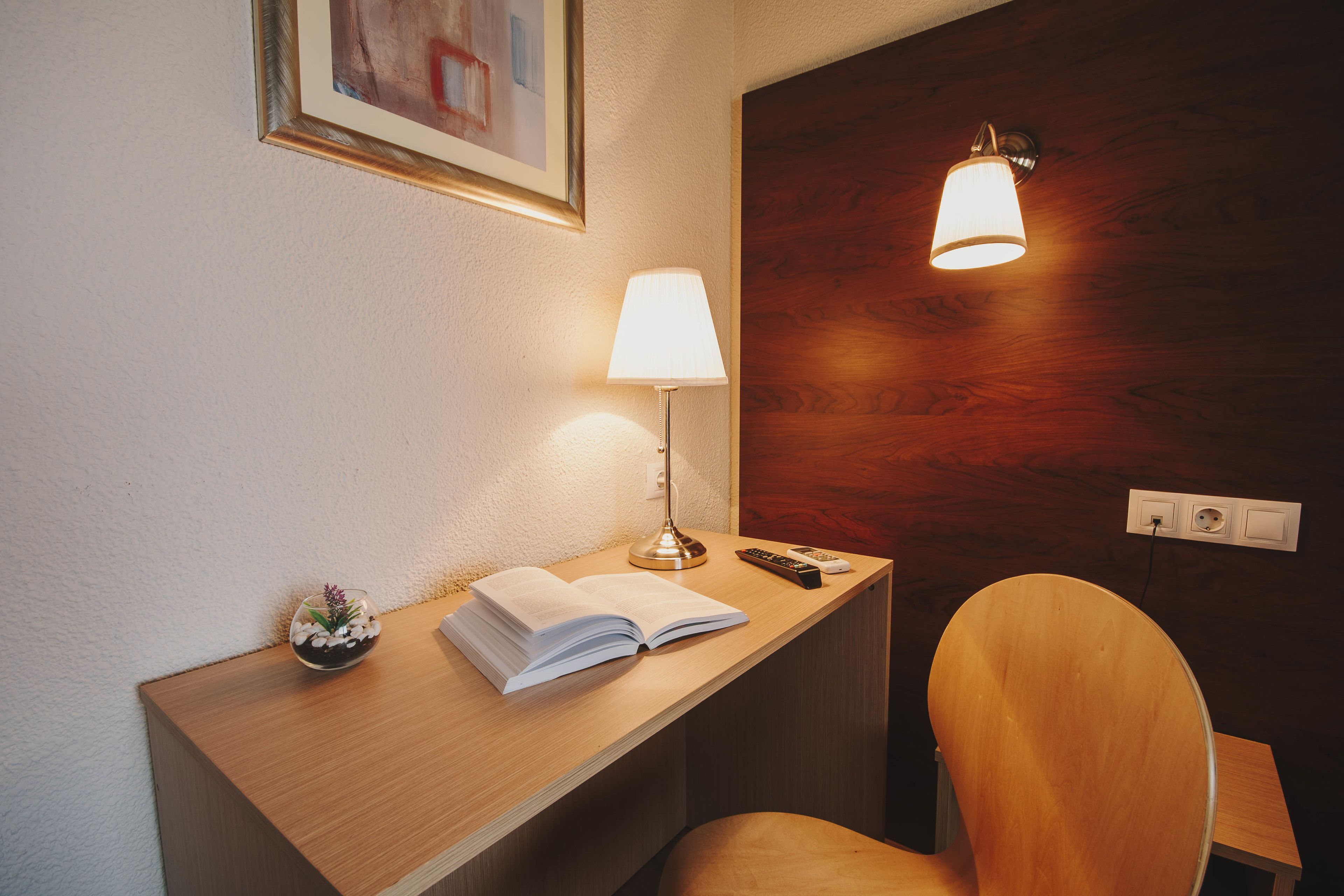 single room | desk, free wifi, bed sheets