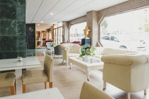 TV - Hotel Embajador (Almeria)