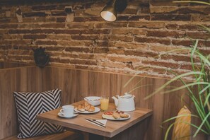 Desayuno buffet todos los días (con cargo)