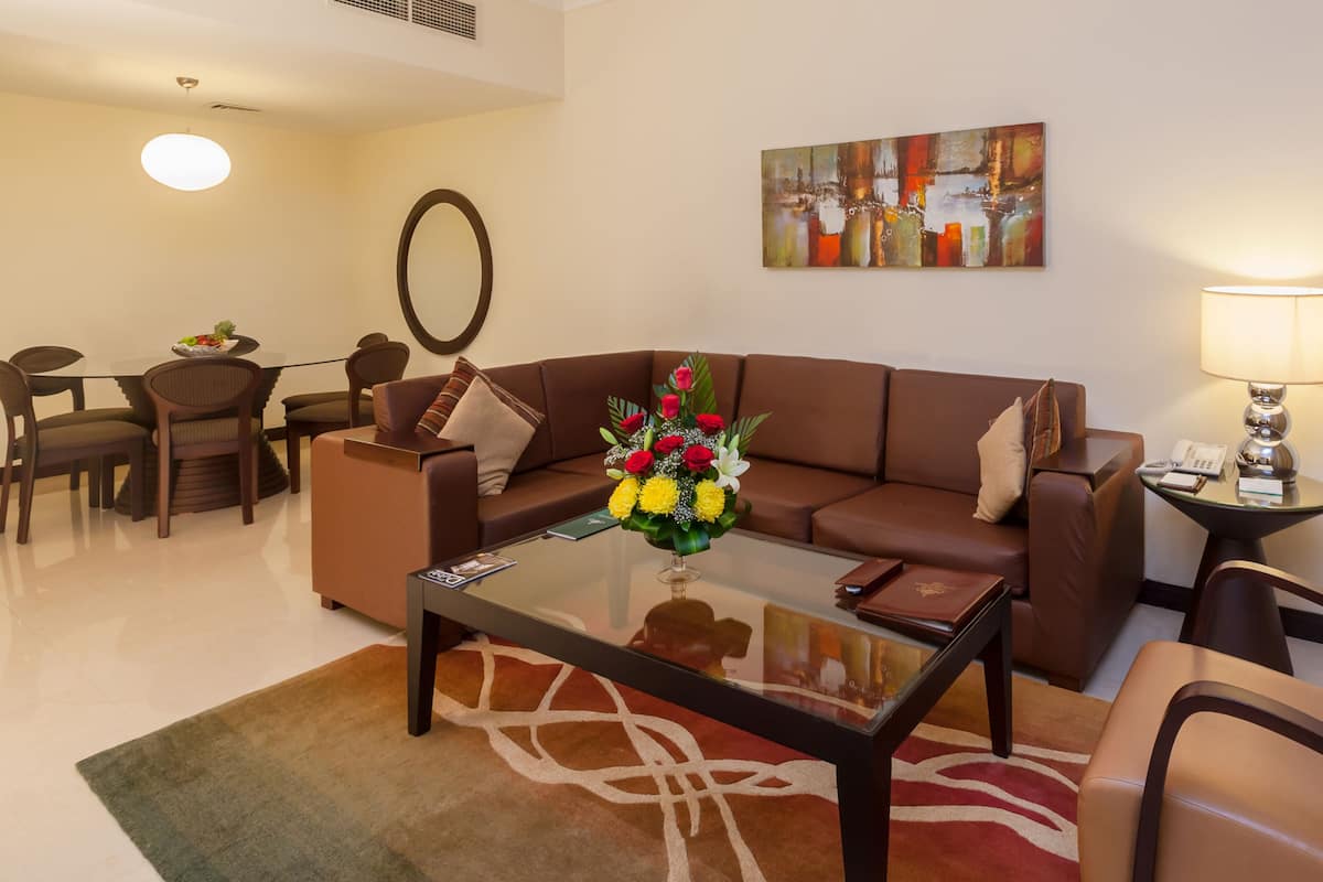 Ropa de cama de alta calidad y minibar 