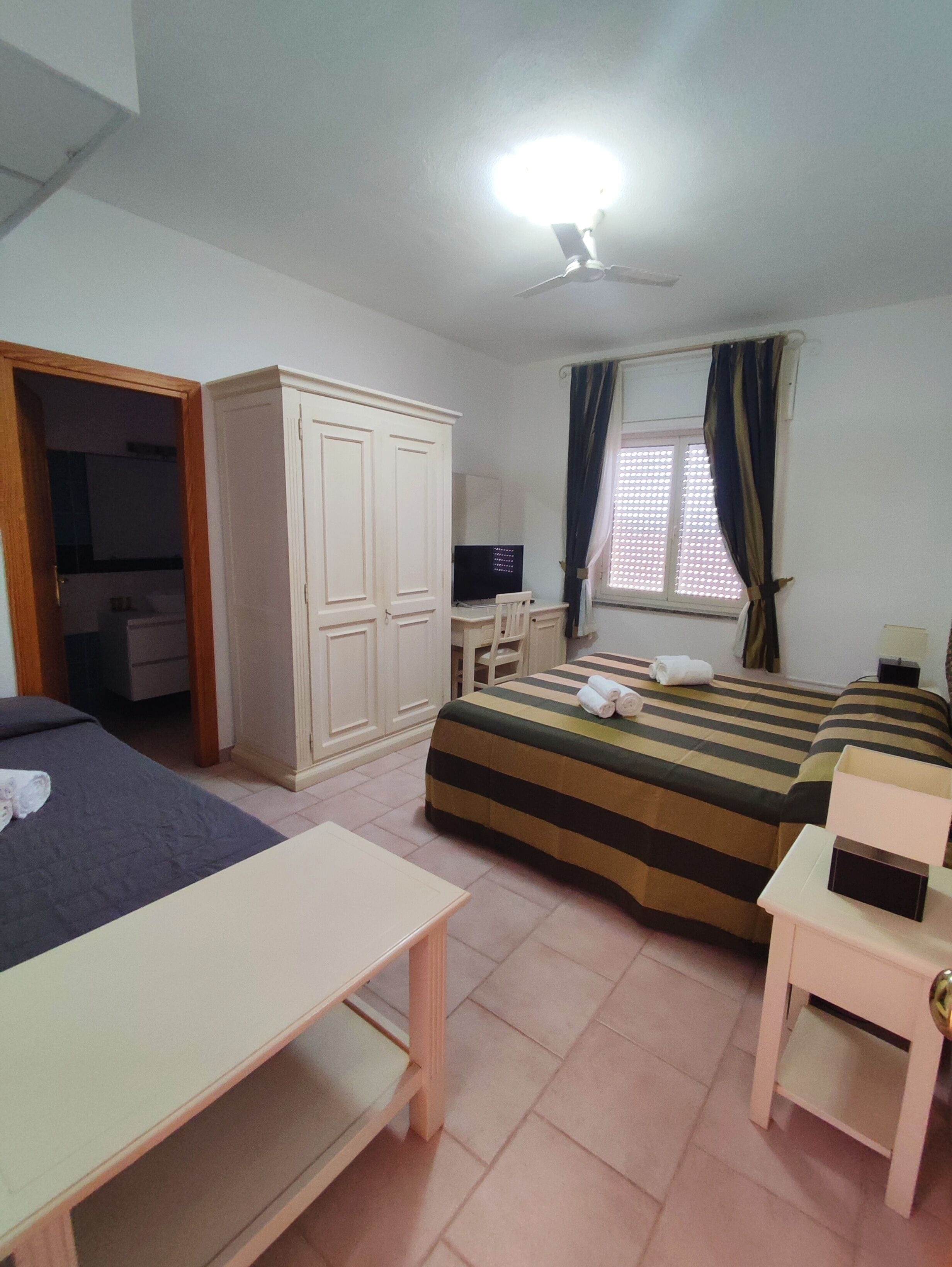 comfort double room | minibar, in-room safe, free wifi, bed sheets