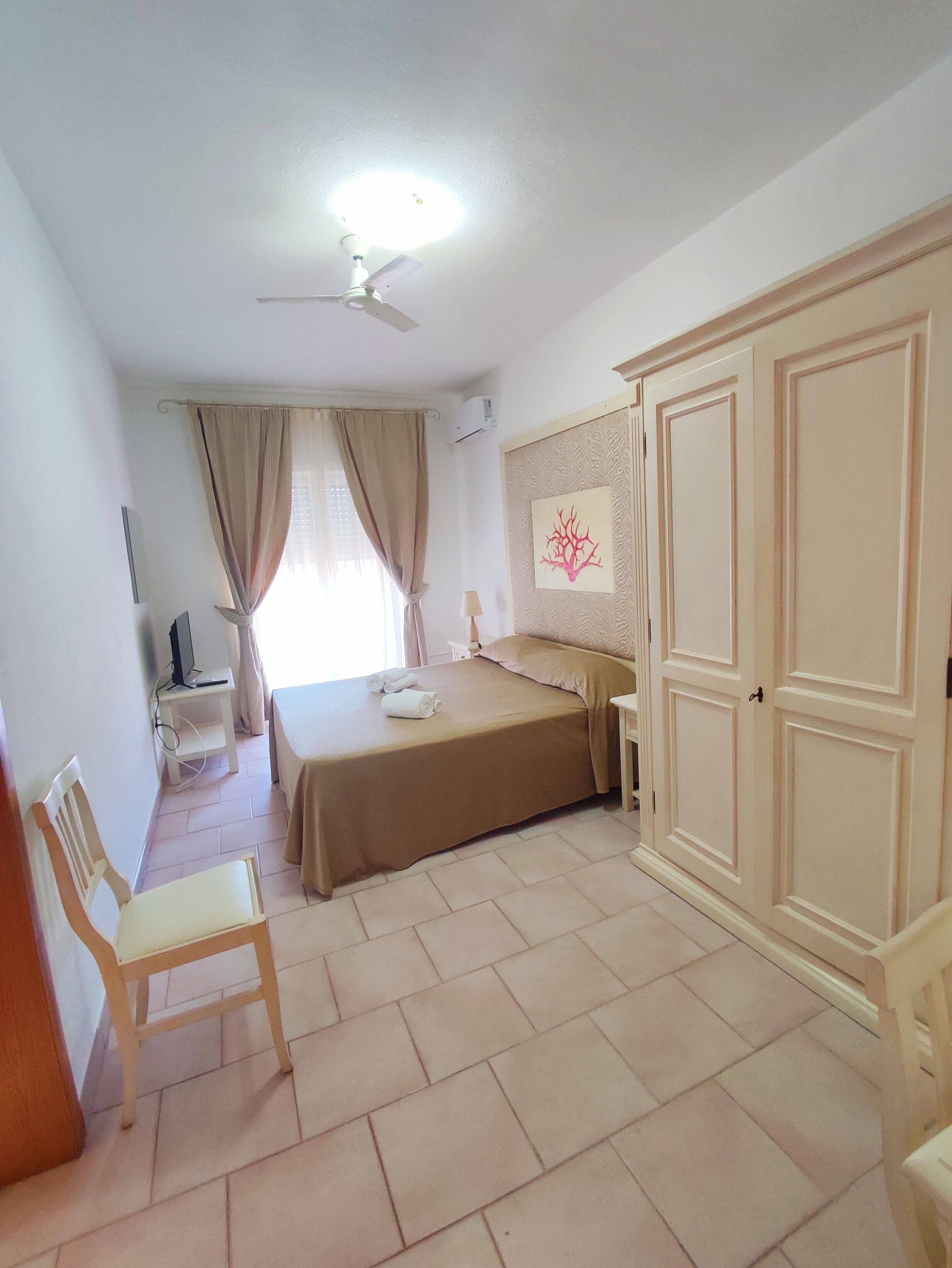 comfort double room | minibar, in-room safe, free wifi, bed sheets