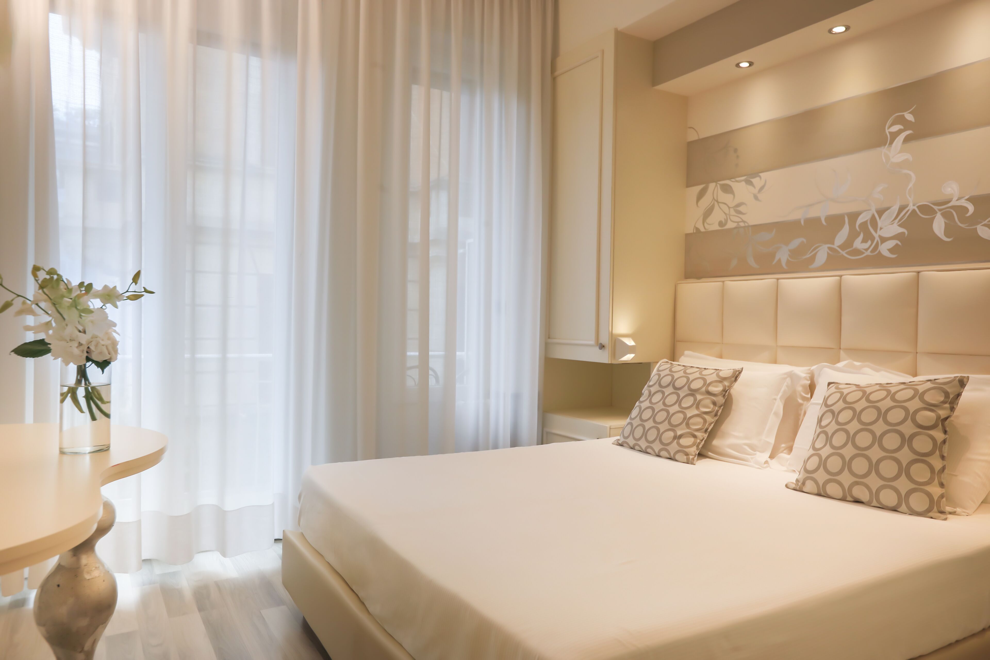 double room (small) | down duvets, minibar, in-room safe, desk