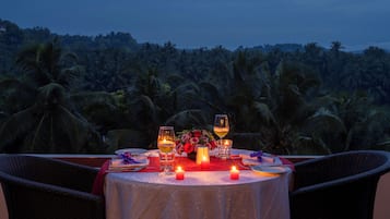 Couples’ dining