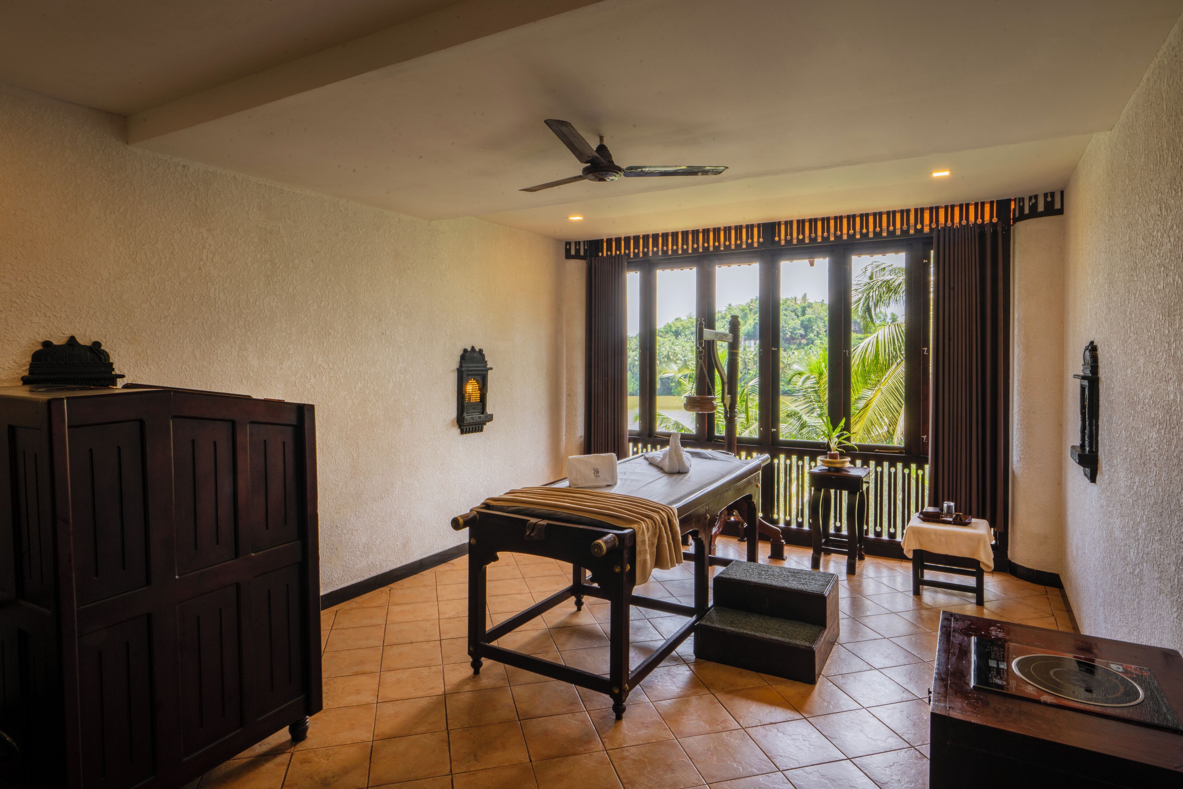 Couples treatment rooms, Turkish bath, body treatments, body scrubs