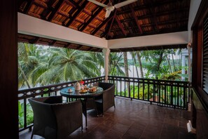 Cottage, 1 King Bed (Including Free wifi) | Balcony