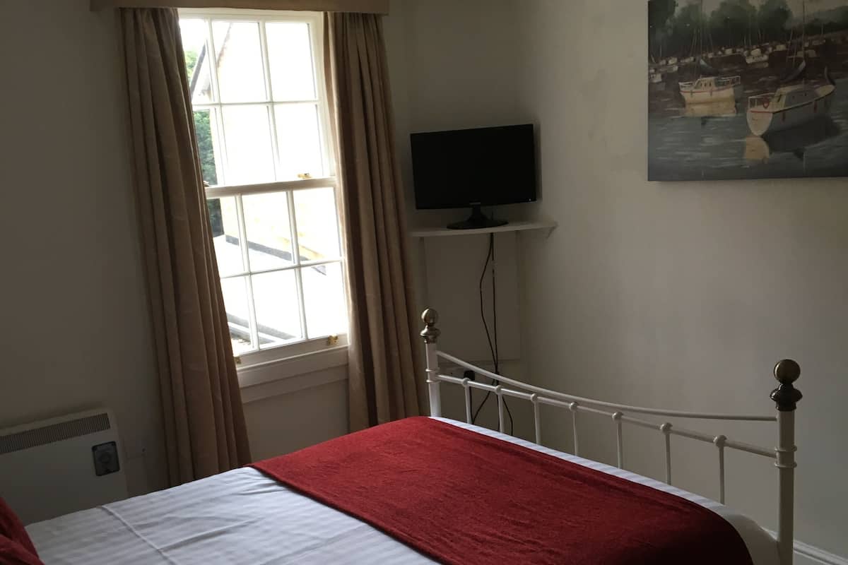 Iron/ironing board (on request), WiFi (free), bed sheets