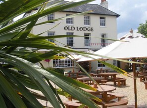 Exterior detail - The Old Lodge (Gosport)