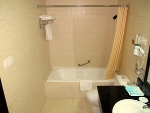 Business Suite | Bathroom