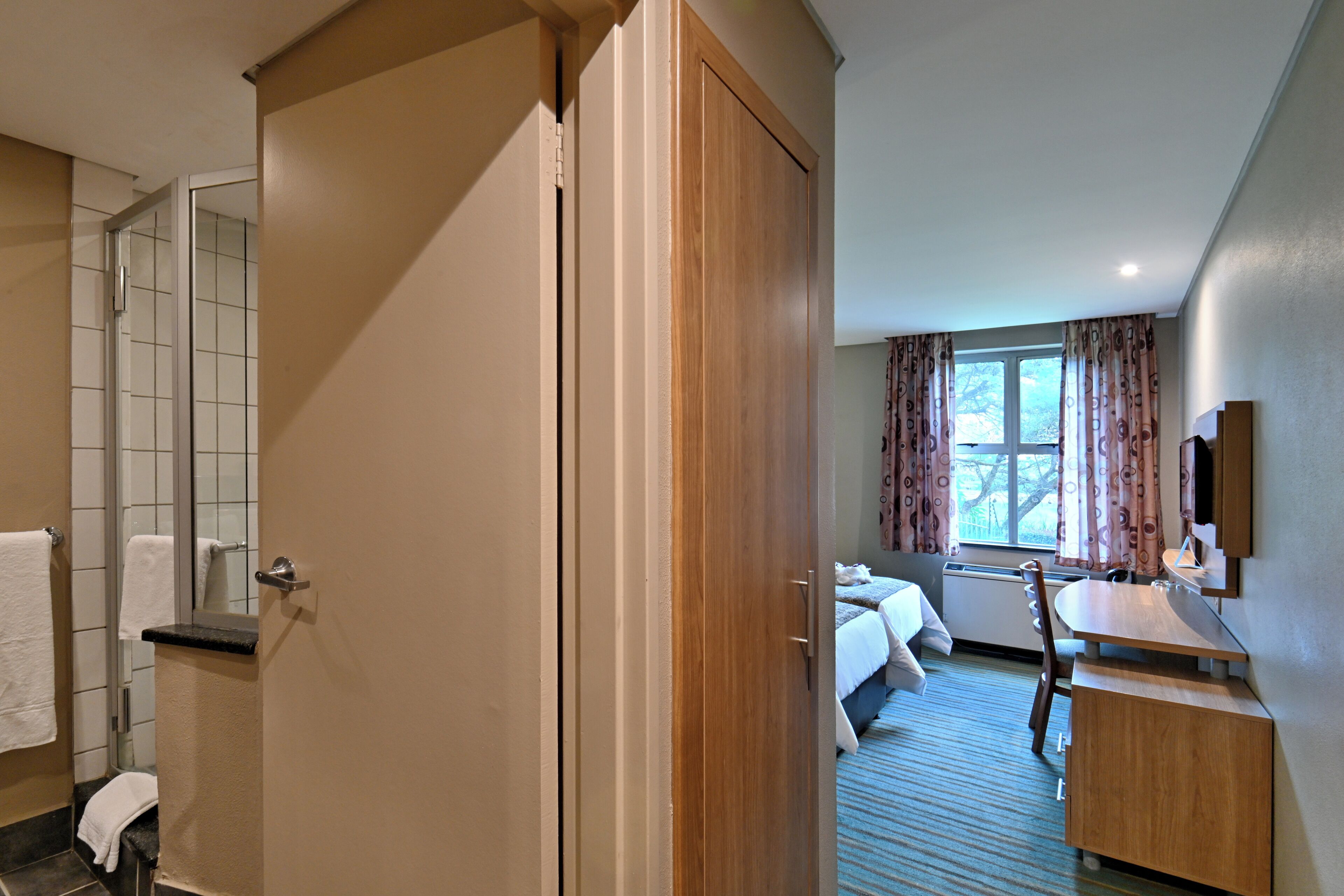 shower, free toiletries, hair dryer, bidet