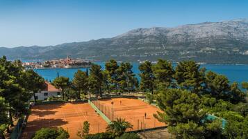 Tennis court