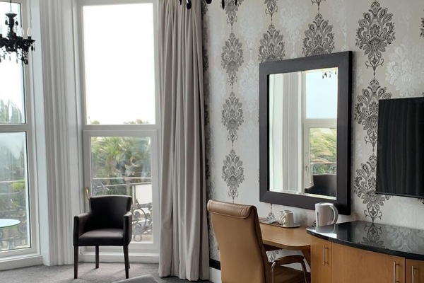 Sea View Suite | Desk, cribs (free), WiFi (free), bed sheets
