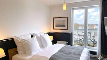 Hochwertige Bettwaren, Zimmersafe, individuell dekoriert