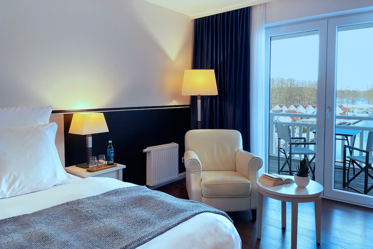 superior double room, lake view | 1 bedroom, premium bedding, in-room safe, individually decorated