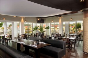 3 restaurants, international cuisine - Precise Resort Hafendorf Rheinsberg  (Rheinsberg)